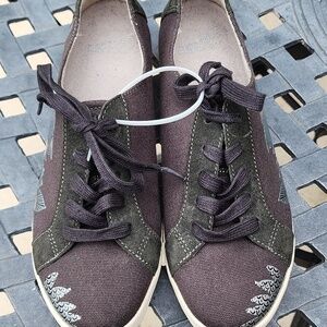 Dansko Olisa black canvas sneaker with silver foil flower floral design size 37